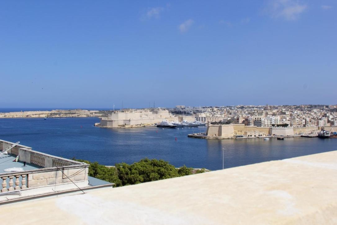 Grand Harbour Apartments Floriana Eksteriør bilde